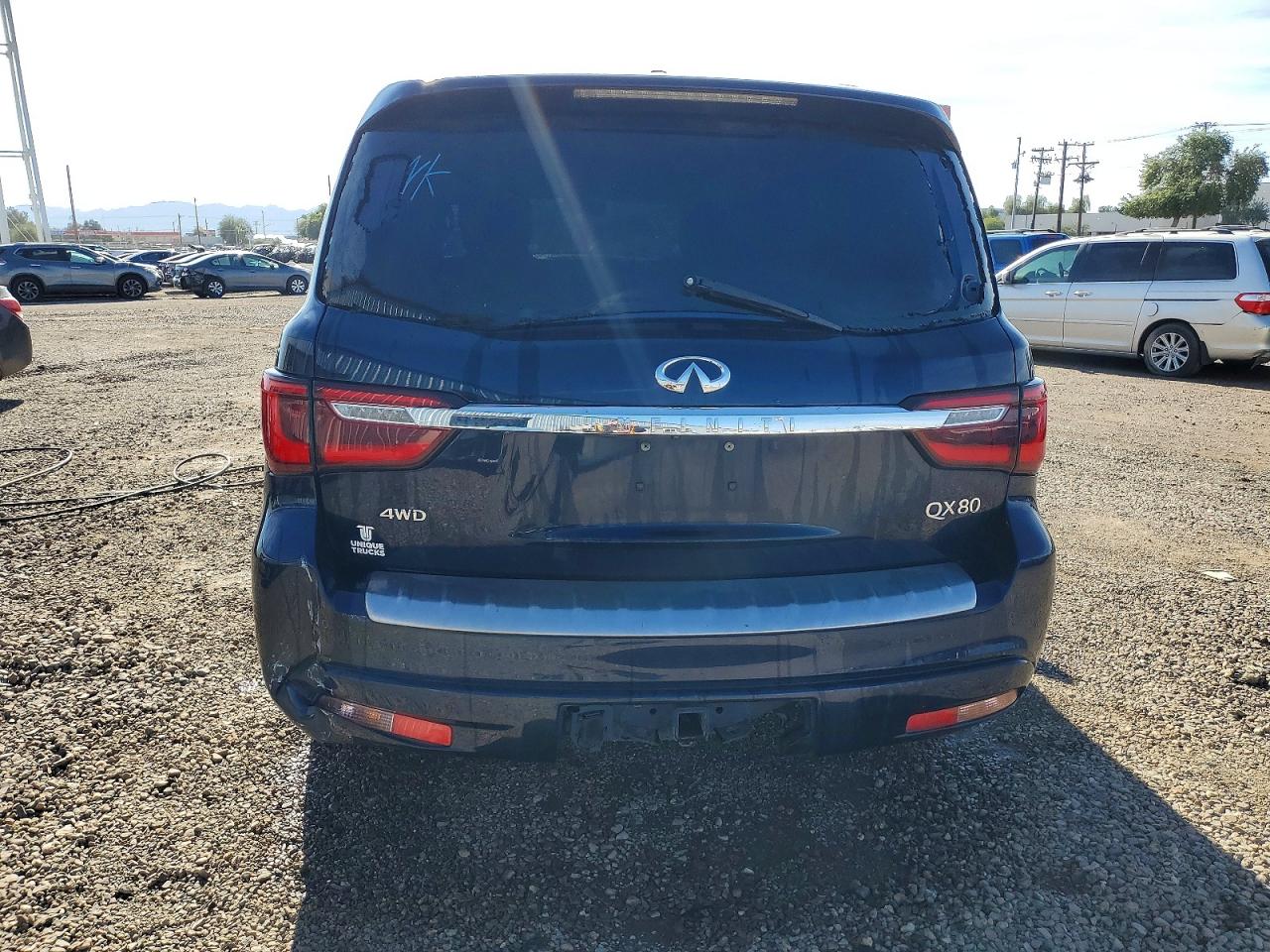 2020 INFINITI QX80 LUXE photo 6