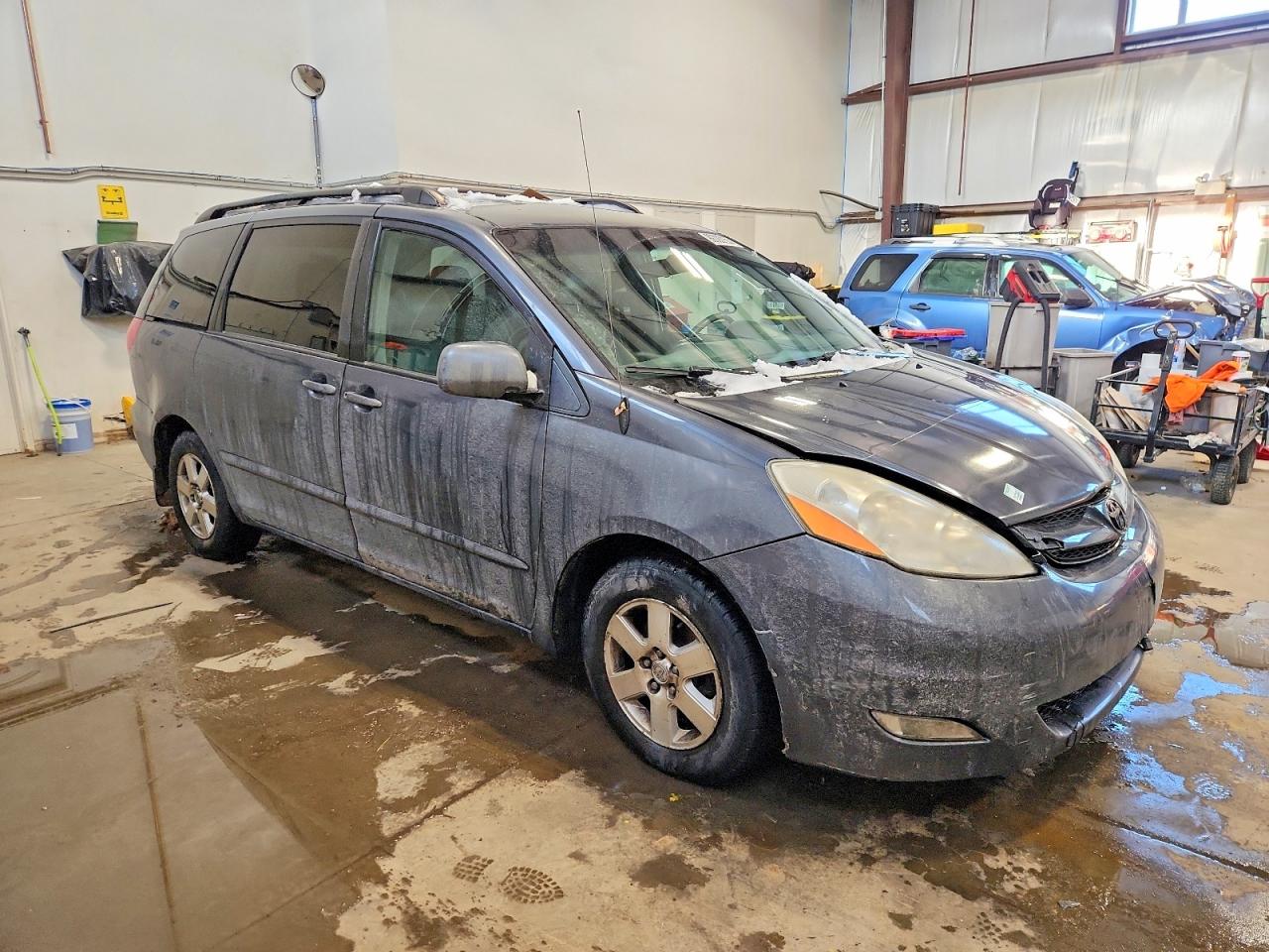 2007 TOYOTA SIENNA LE photo 7
