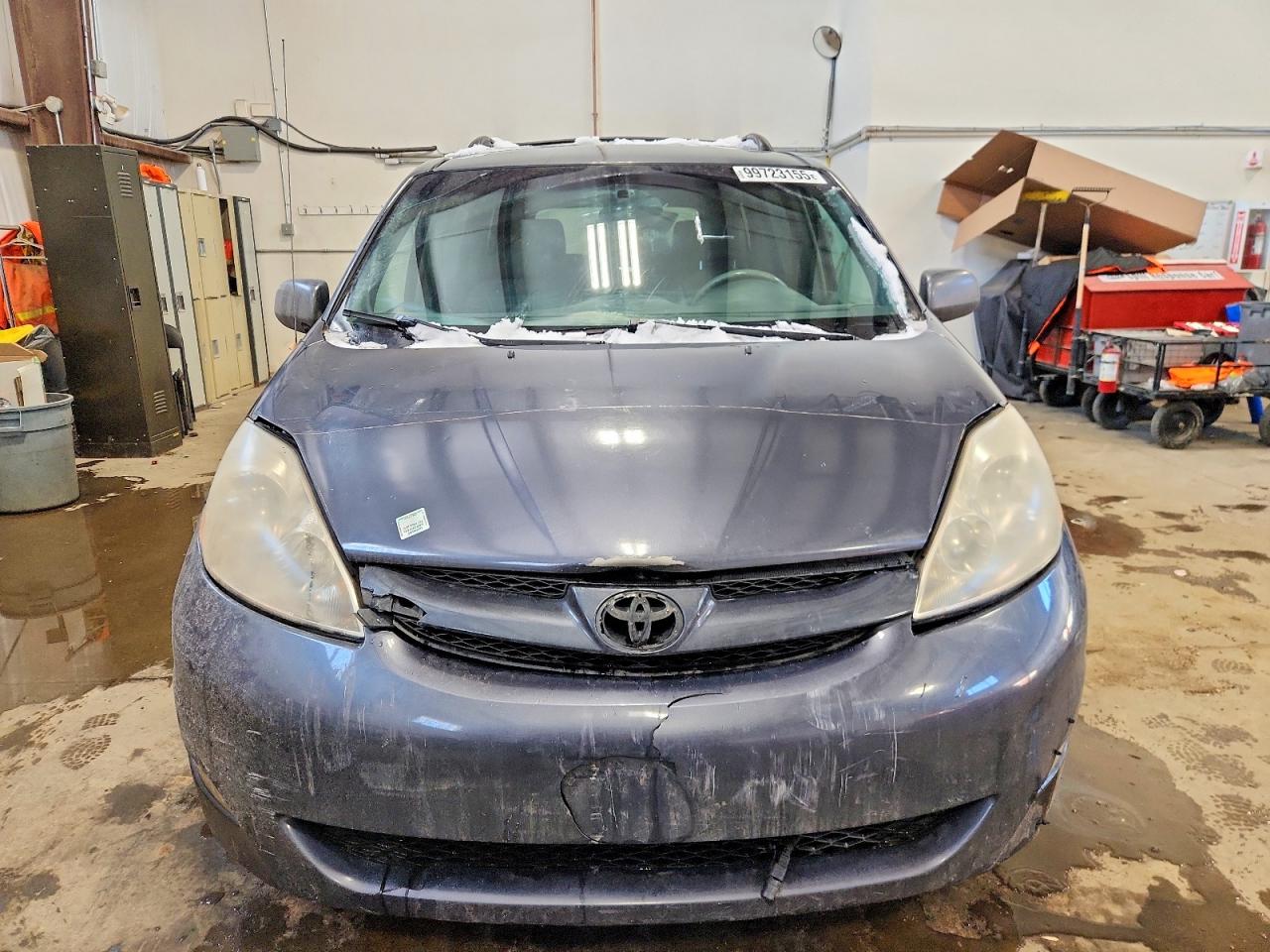 2007 TOYOTA SIENNA LE photo 9