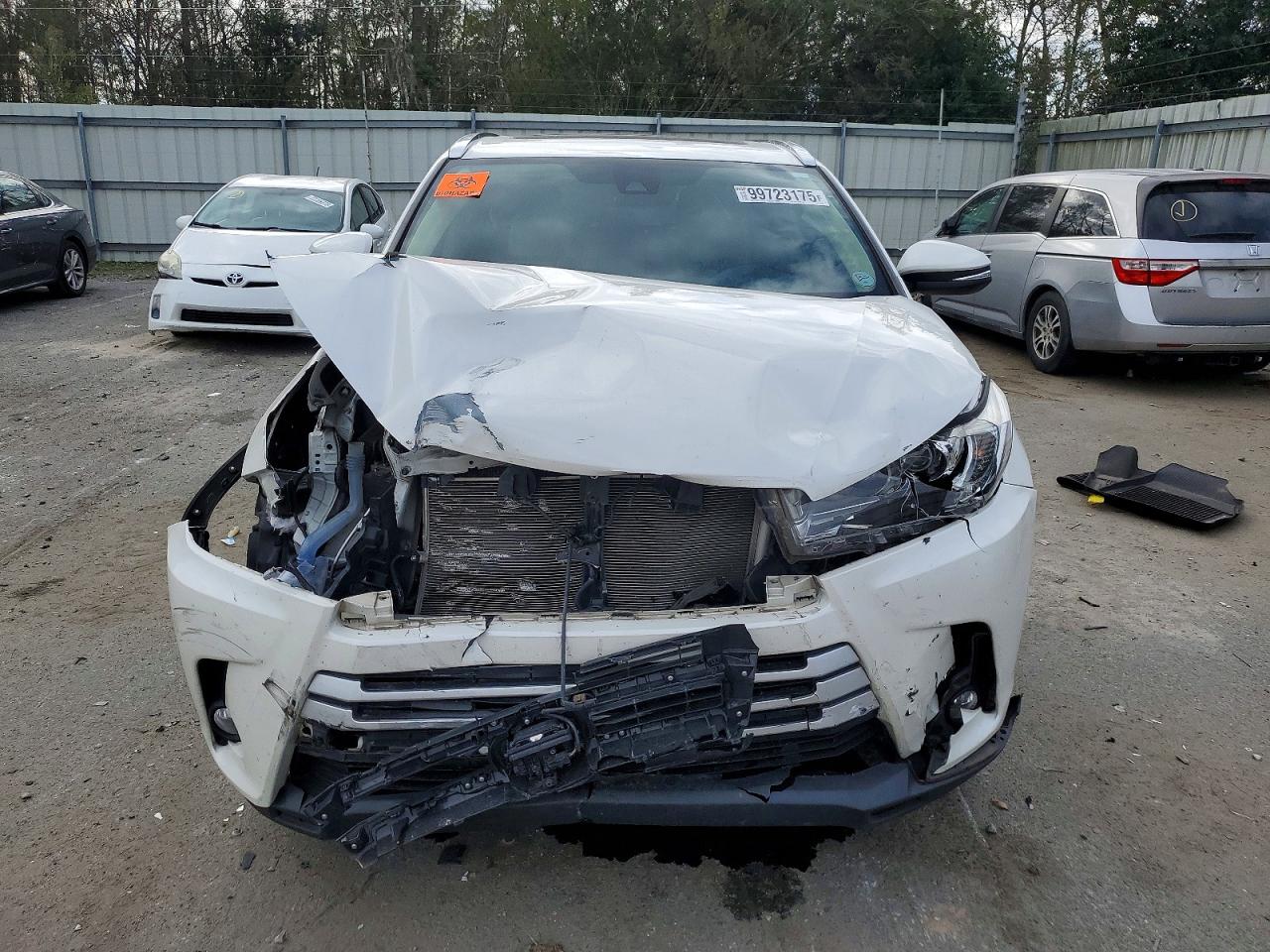 2018 TOYOTA HIGHLANDER SE photo 5