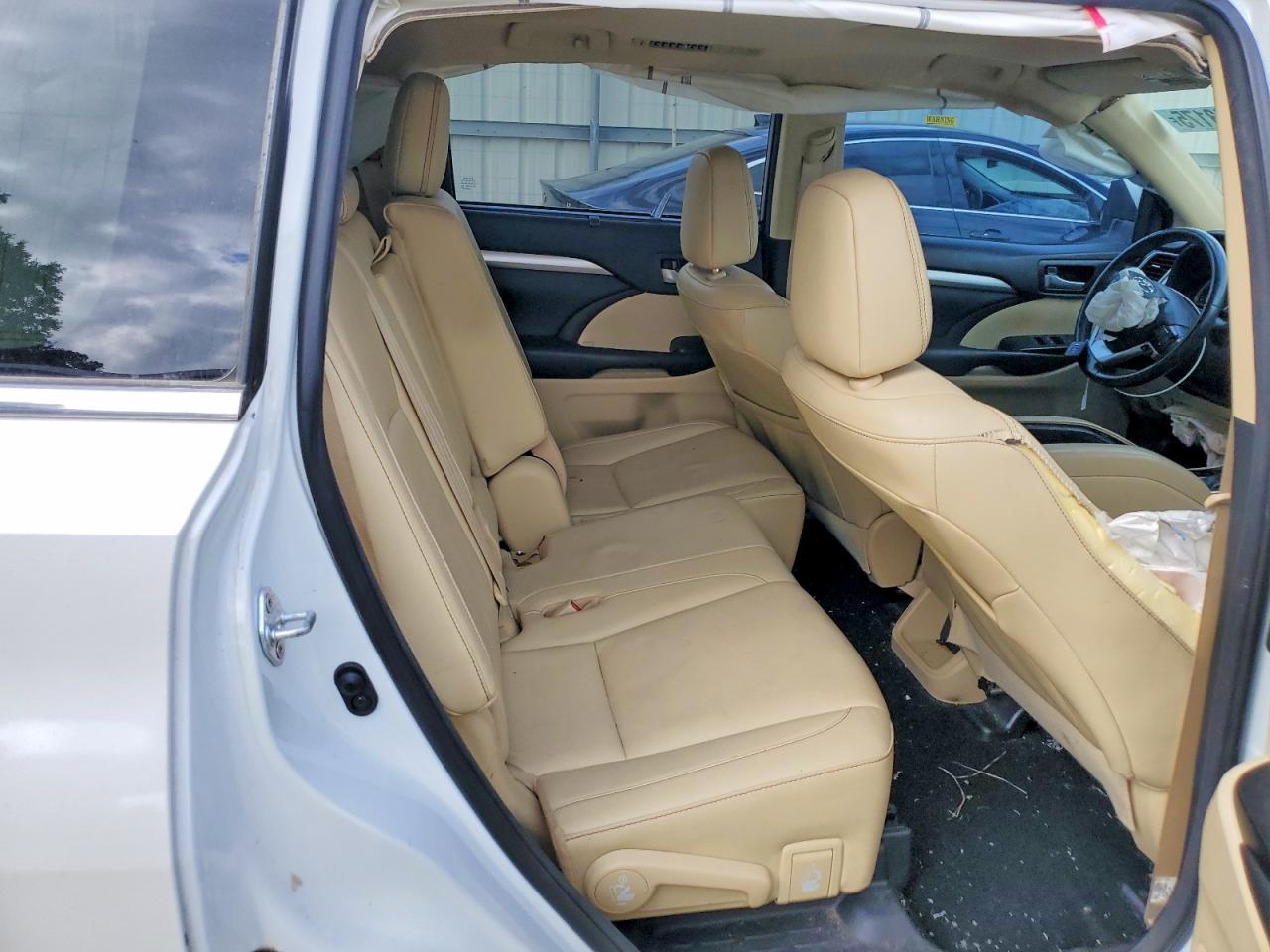 2018 TOYOTA HIGHLANDER SE photo 11
