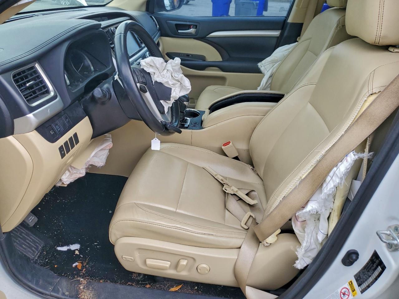 2018 TOYOTA HIGHLANDER SE photo 7