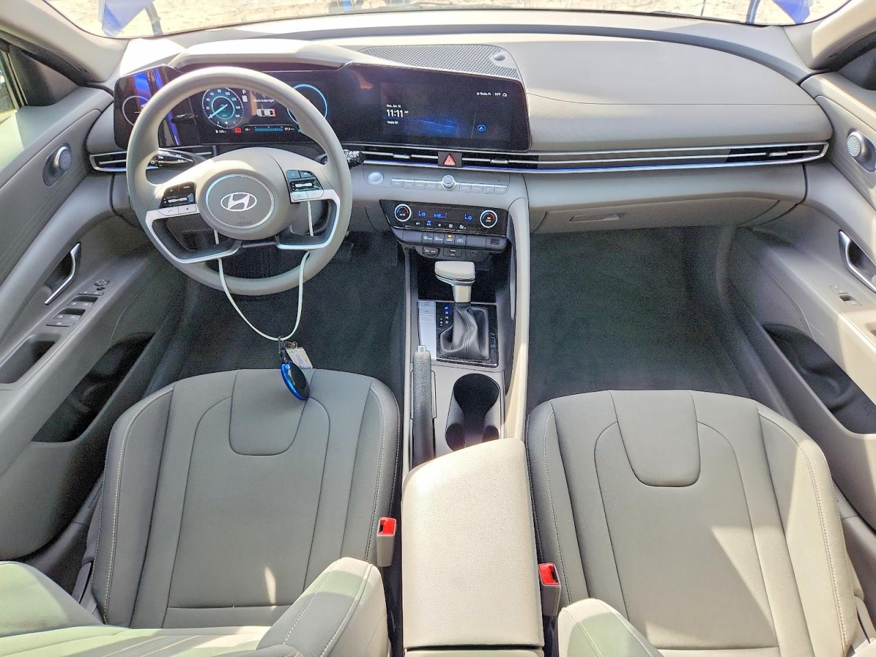 2024 HYUNDAI ELANTRA SEL photo 8