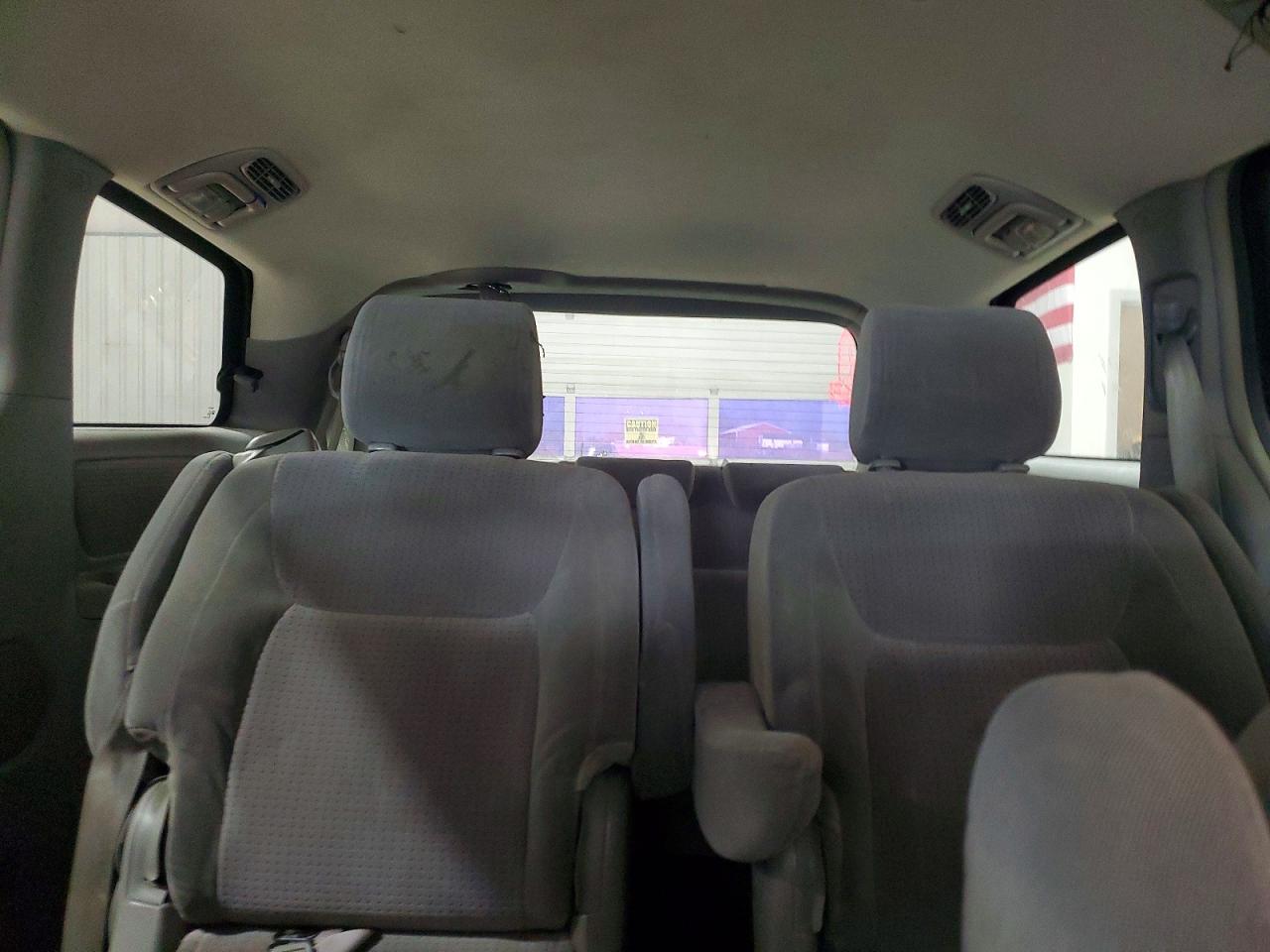 2006 TOYOTA SIENNA CE photo 10
