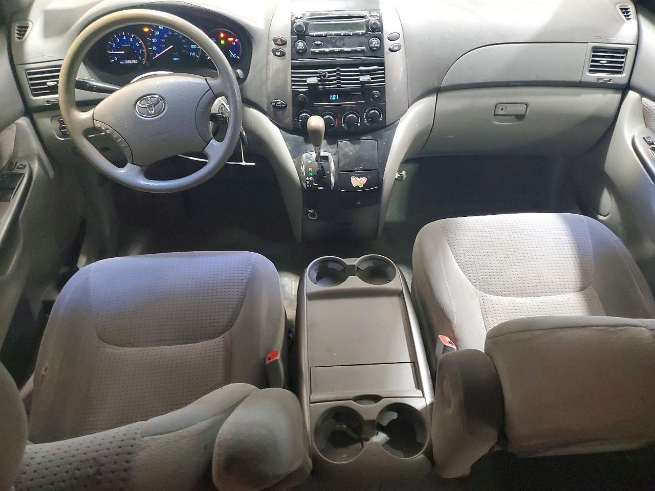 2006 TOYOTA SIENNA CE photo 8