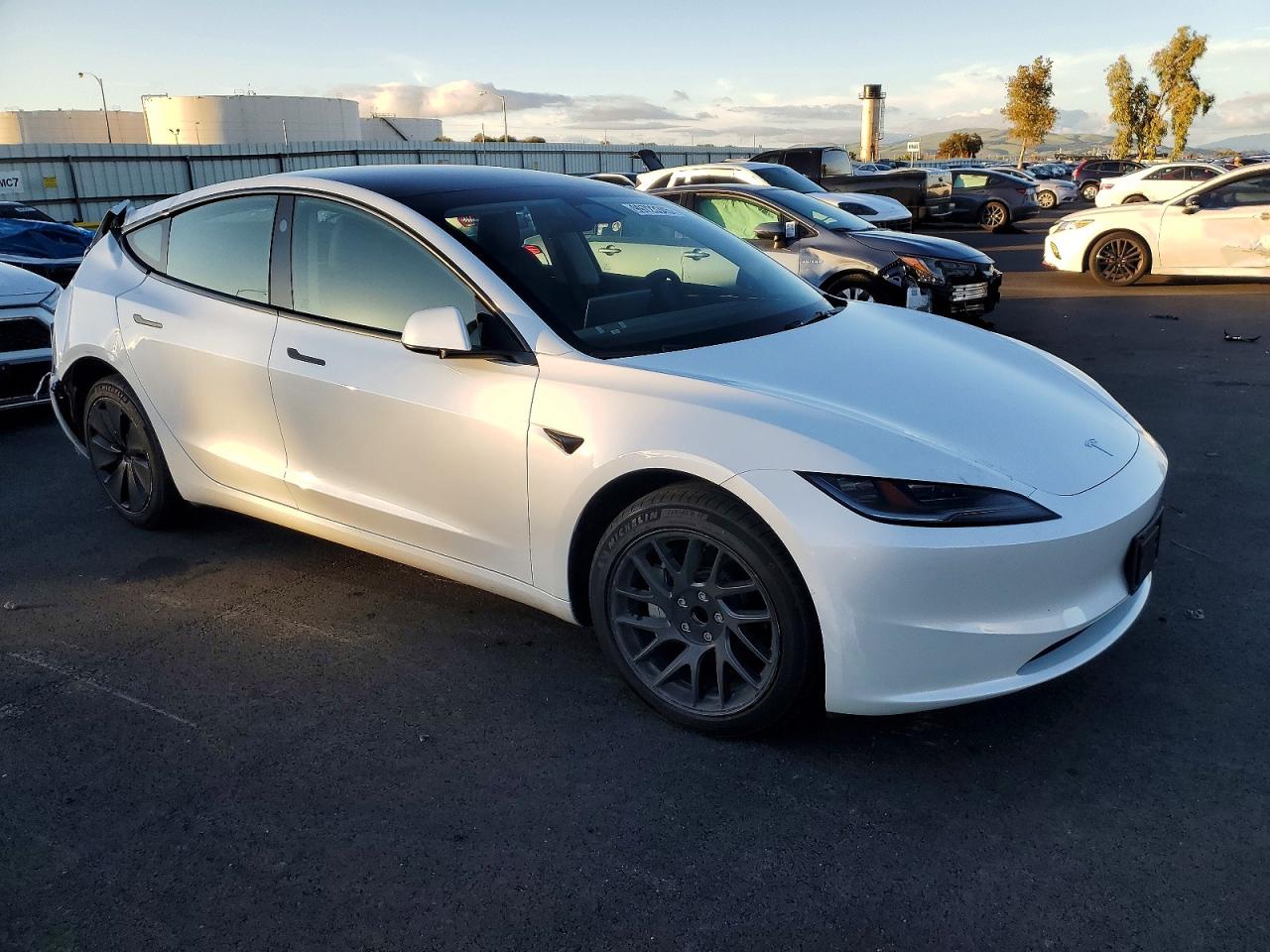 2024 TESLA MODEL 3 photo 4