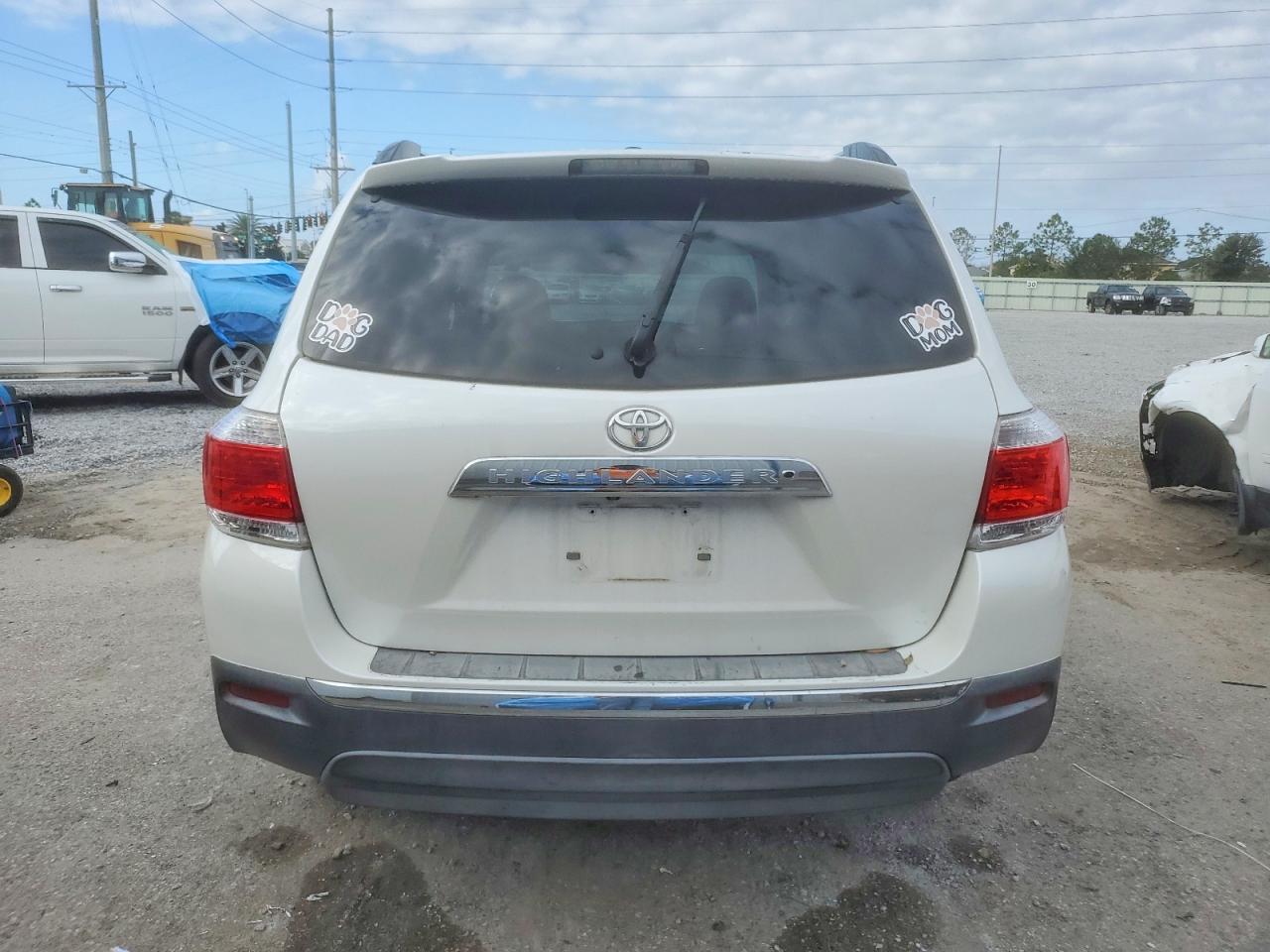 2013 TOYOTA HIGHLANDER LIMITED photo 6