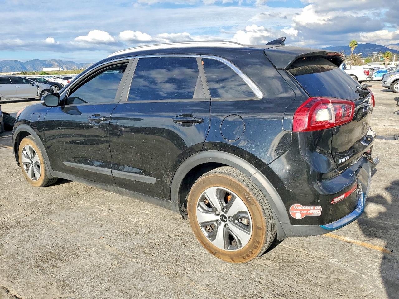 2018 KIA NIRO EX photo 2