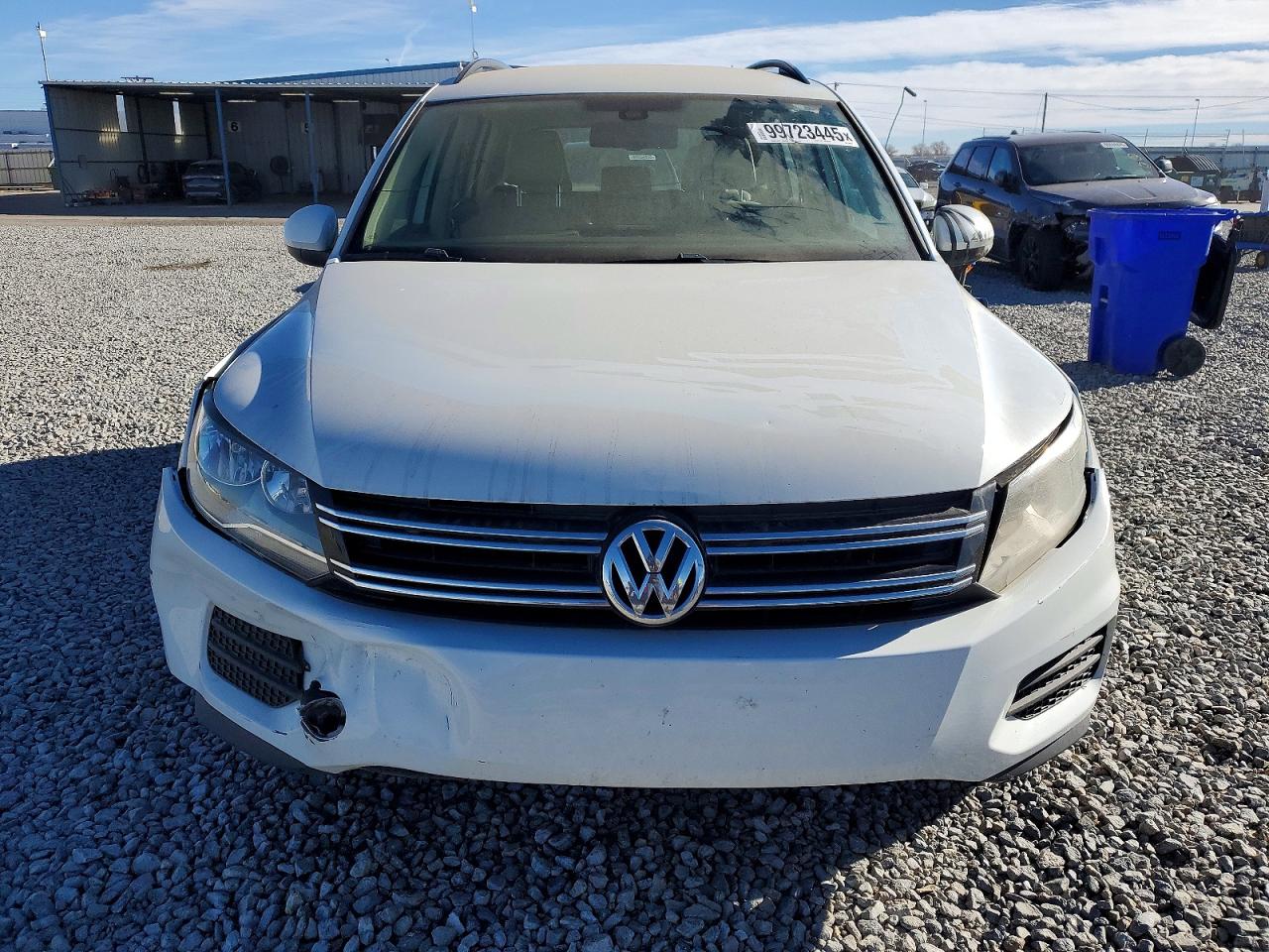 2017 VOLKSWAGEN TIGUAN S photo 5