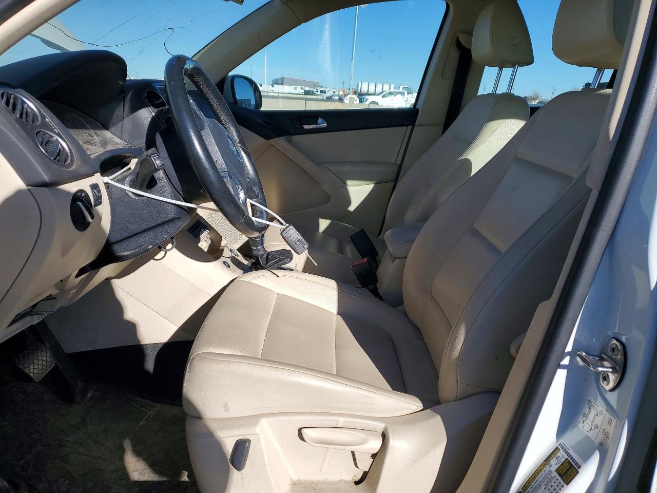 2017 VOLKSWAGEN TIGUAN S photo 7