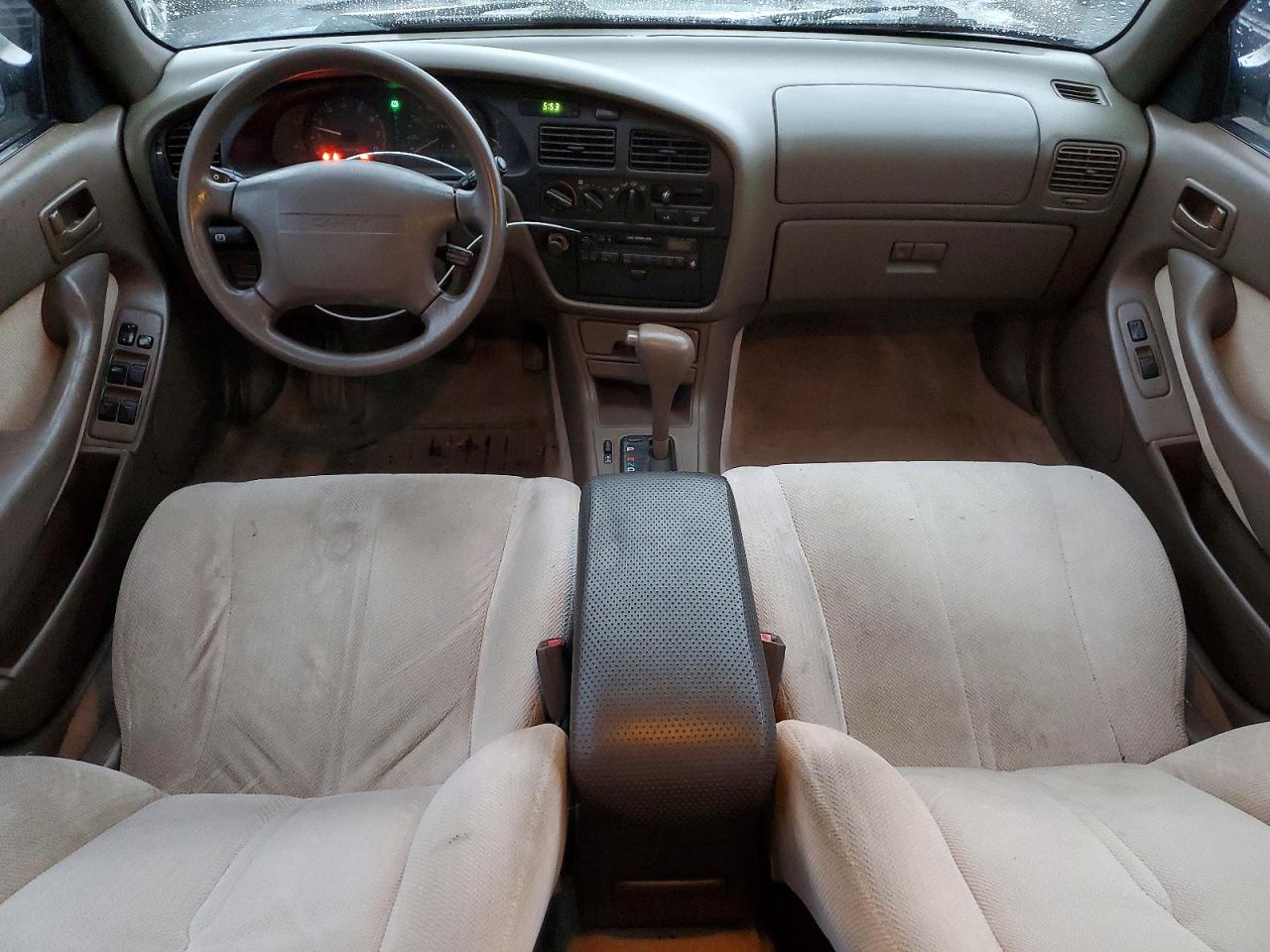 1995 TOYOTA CAMRY LE photo 8