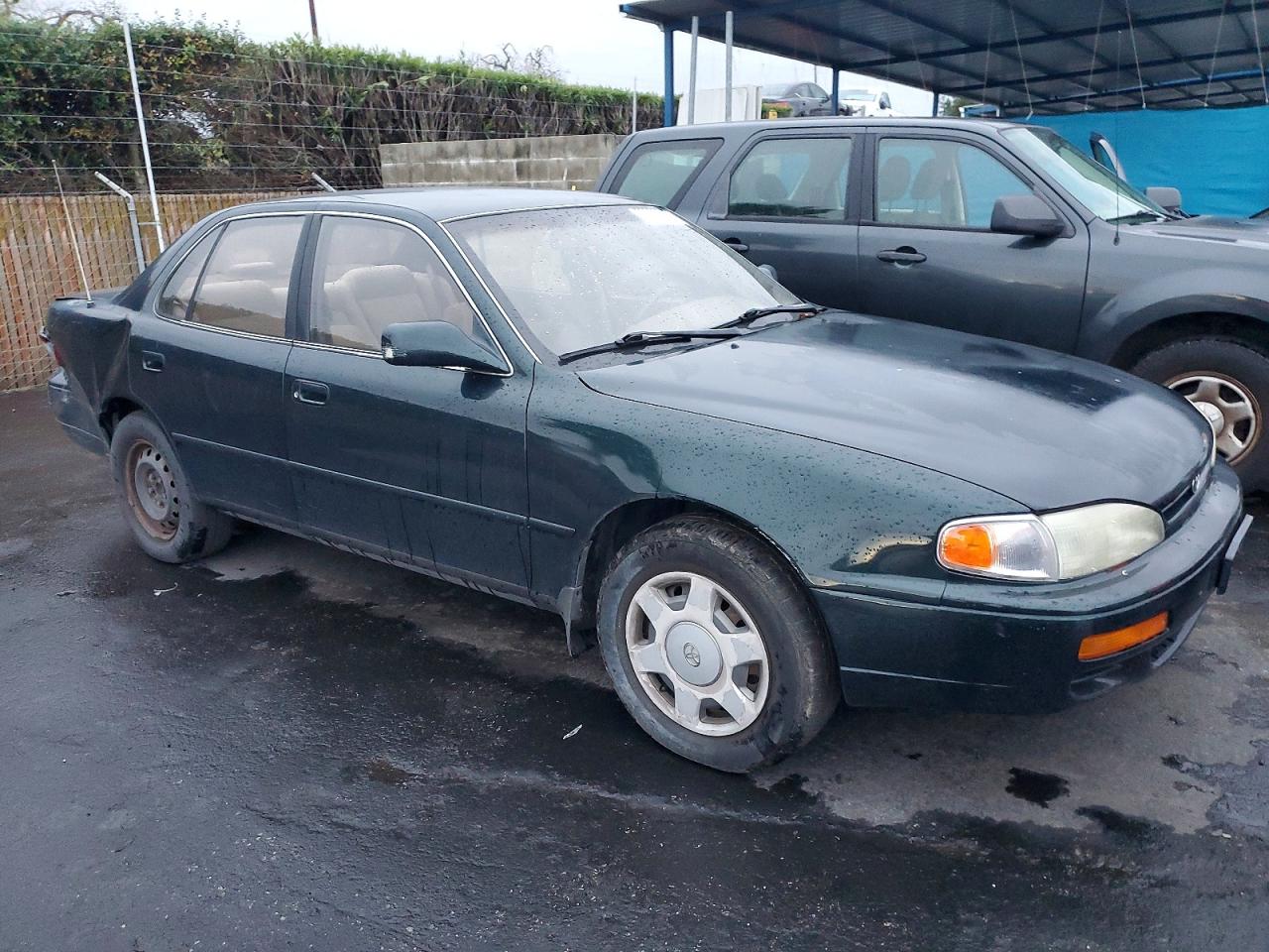 1995 TOYOTA CAMRY LE photo 4