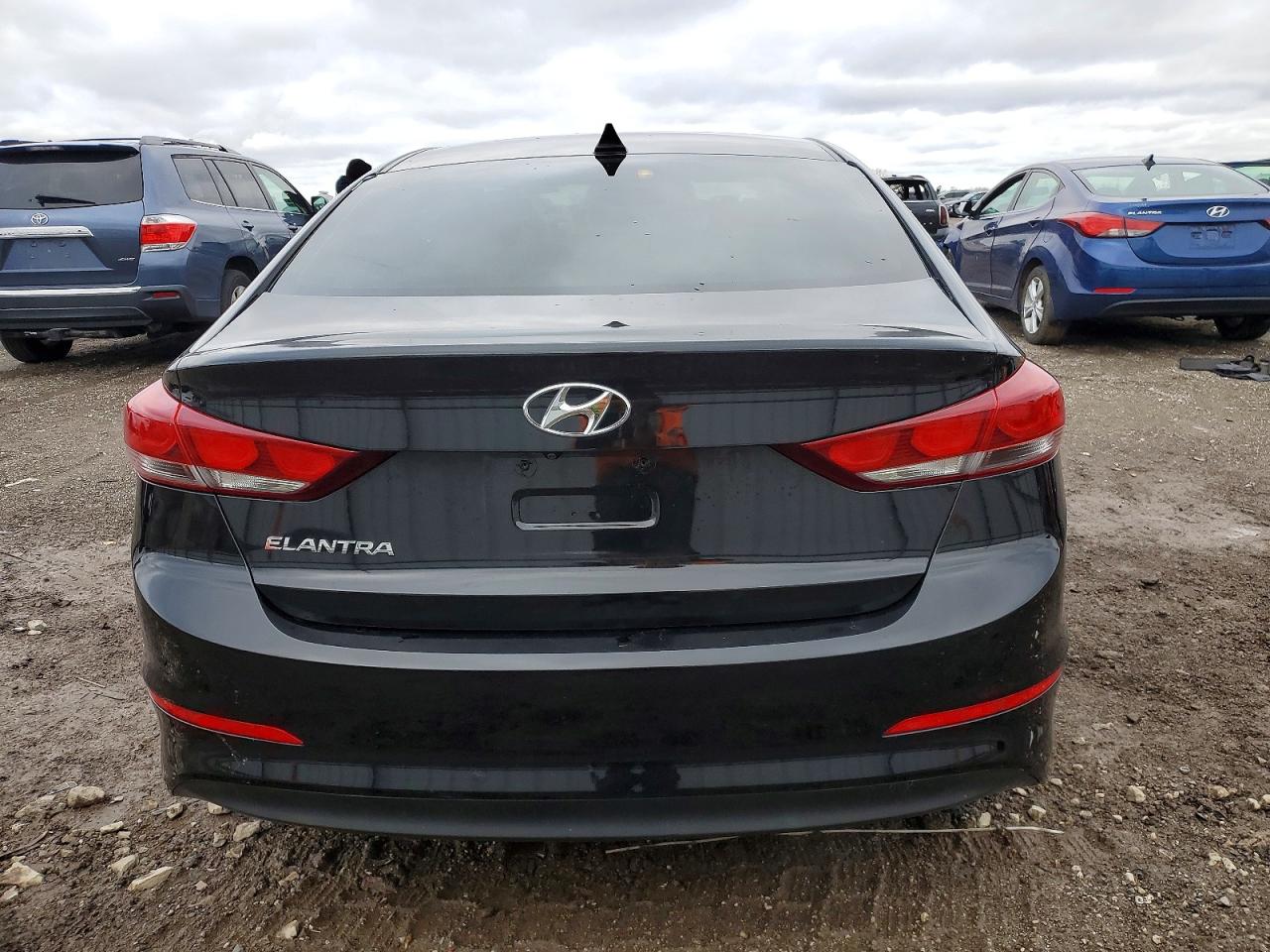 2017 HYUNDAI ELANTRA SE photo 6
