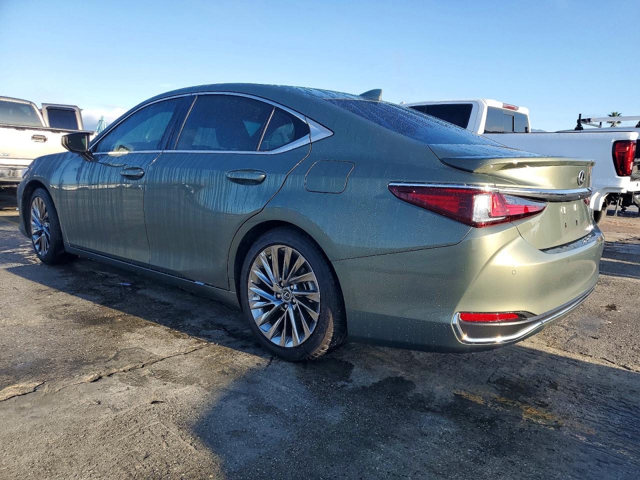 2025 LEXUS ES 300H BASE photo 2