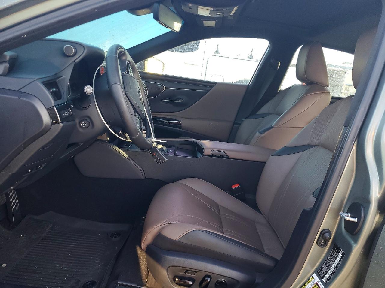 2025 LEXUS ES 300H BASE photo 7