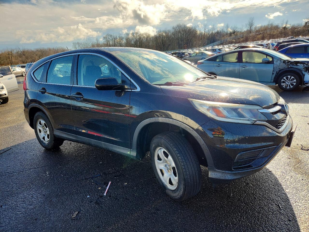2015 HONDA CR-V LX photo 4