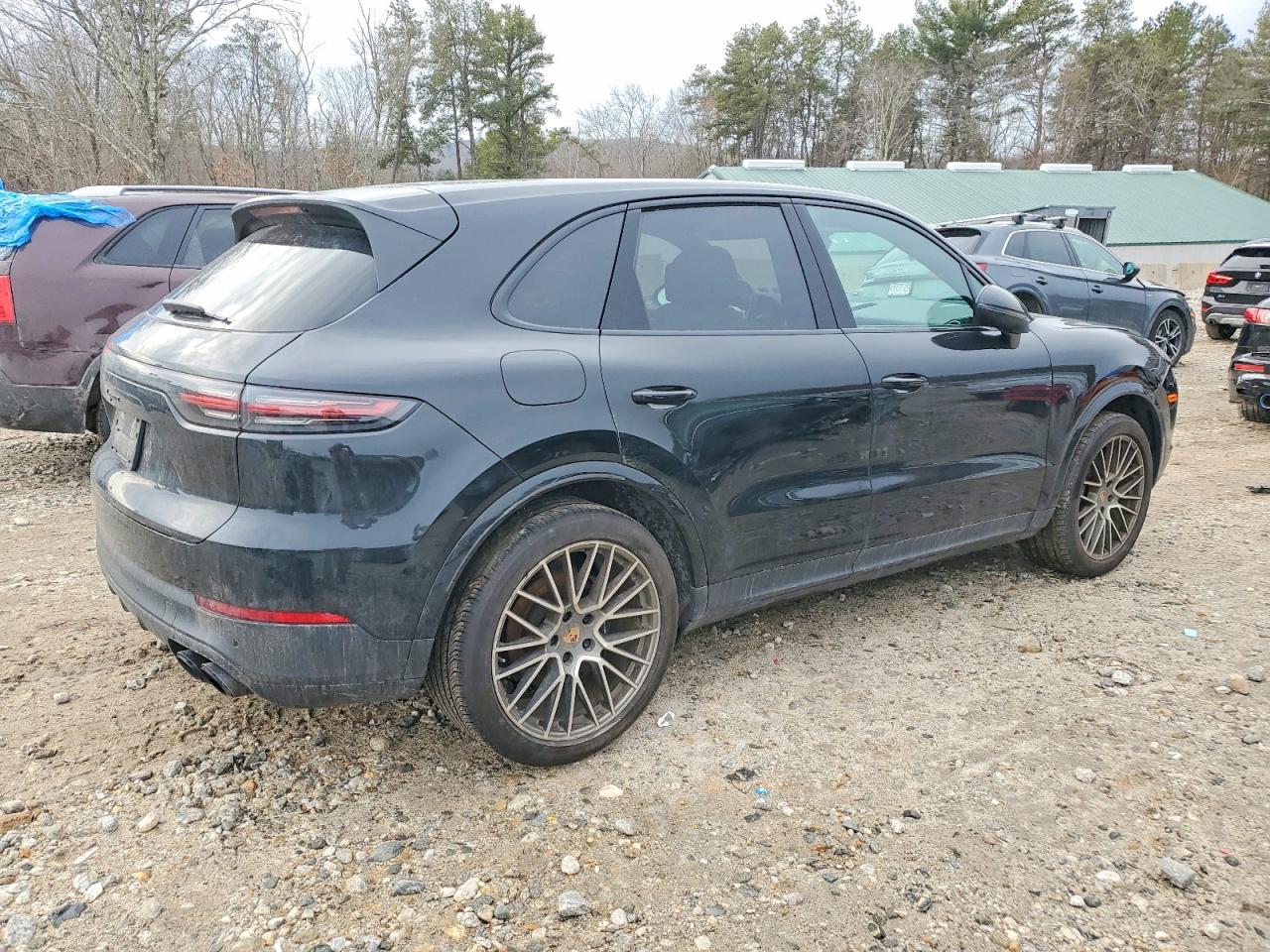 2023 PORSCHE CAYENNE BASE photo 3