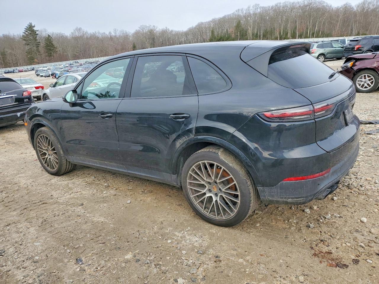 2023 PORSCHE CAYENNE BASE photo 2