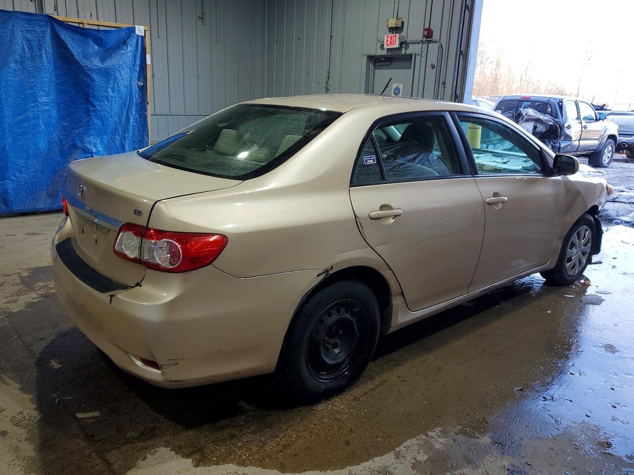 2011 TOYOTA COROLLA BASE photo 3