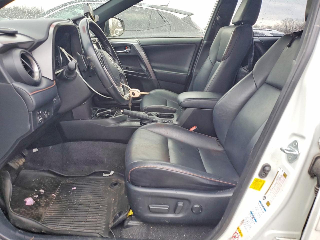 2018 TOYOTA RAV4 SE photo 7