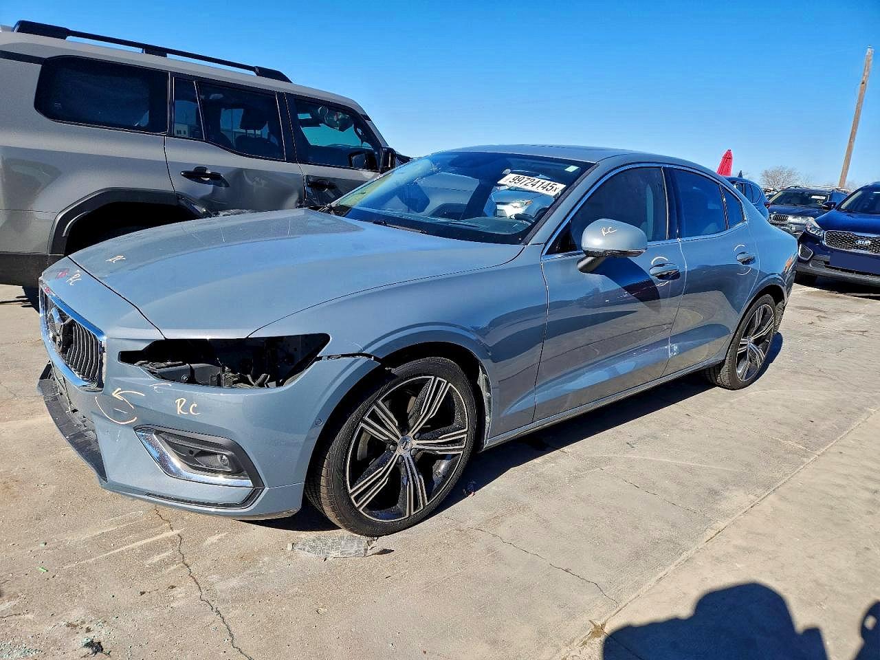 2022 VOLVO S60