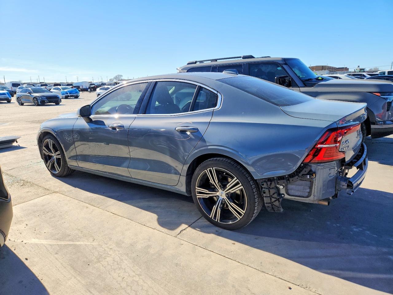 2022 VOLVO S60 B5 INSCRIPTION photo 2