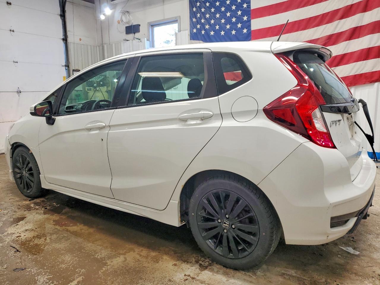 2018 HONDA FIT SPORT photo 2