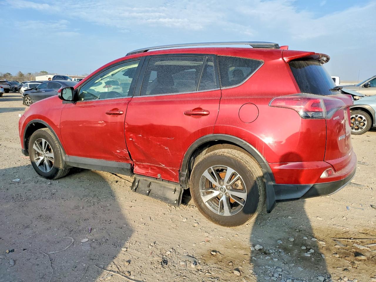 2017 TOYOTA RAV4 XLE photo 2