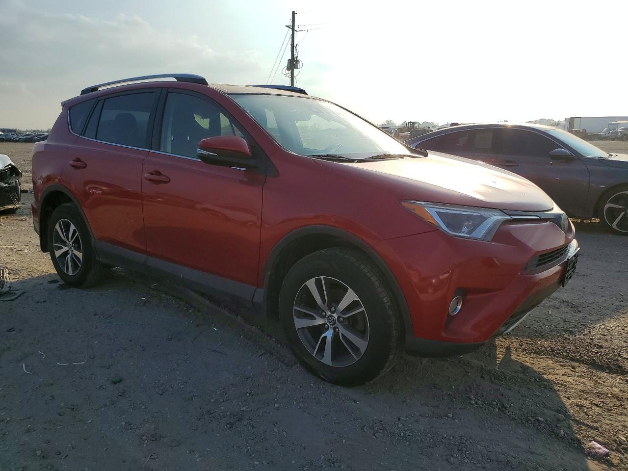2017 TOYOTA RAV4 XLE photo 4
