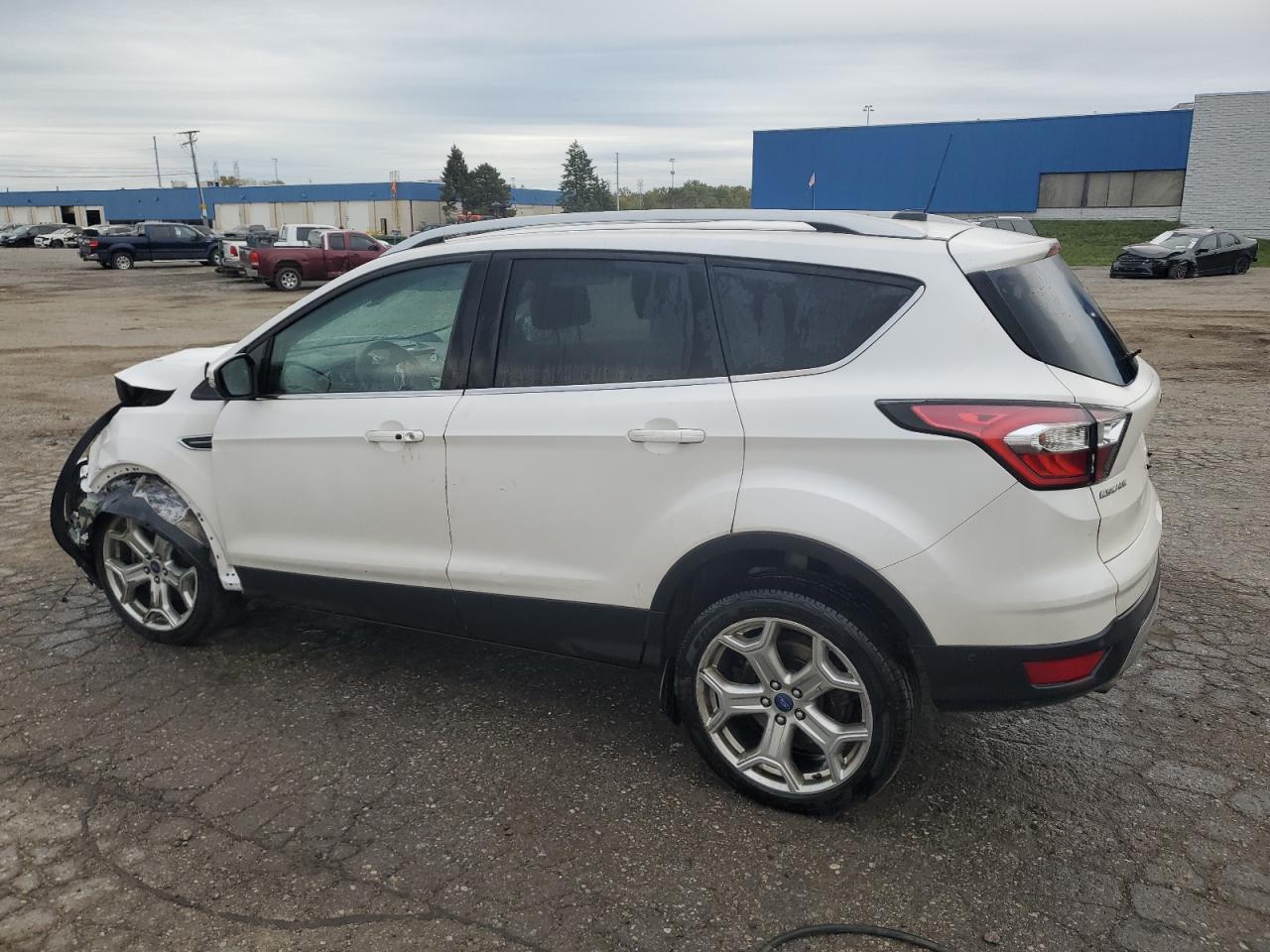 2017 FORD ESCAPE TITANIUM photo 2