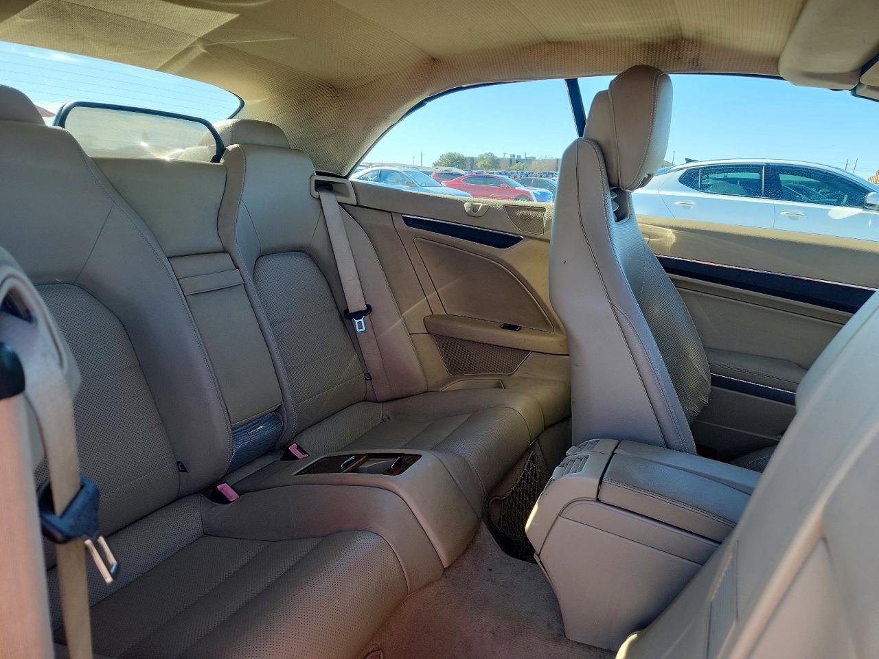 2011 MERCEDES-BENZ E 550 photo 37
