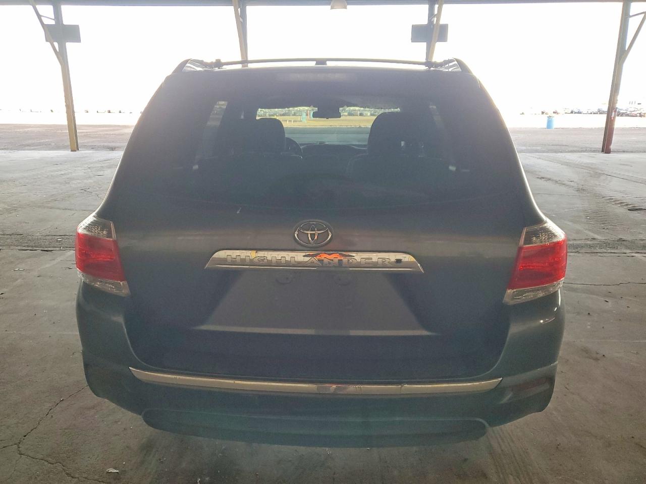 2012 TOYOTA HIGHLANDER BASE photo 6