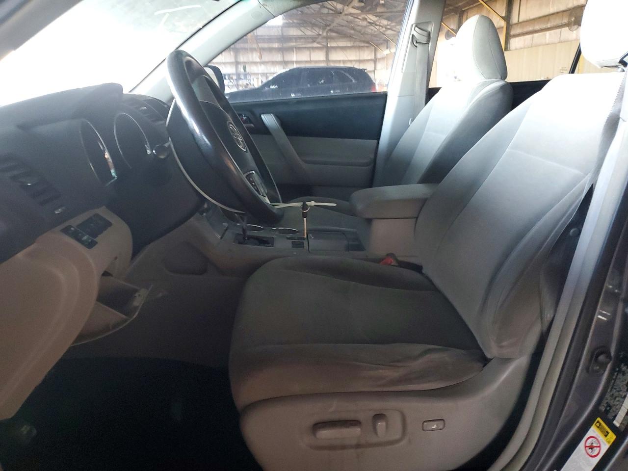 2012 TOYOTA HIGHLANDER BASE photo 7