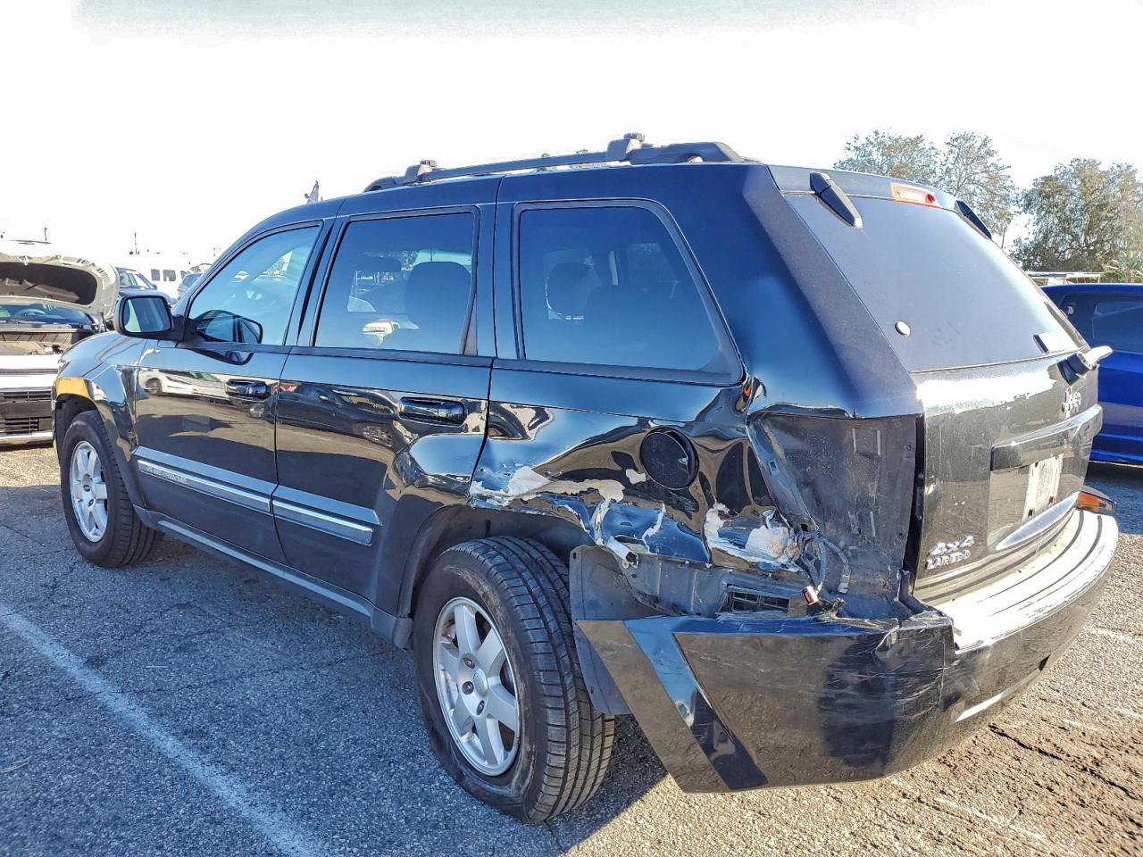 2010 JEEP GRAND CHEROKEE LAREDO photo 2