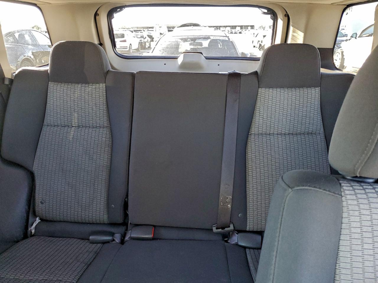 2010 JEEP GRAND CHEROKEE LAREDO photo 10