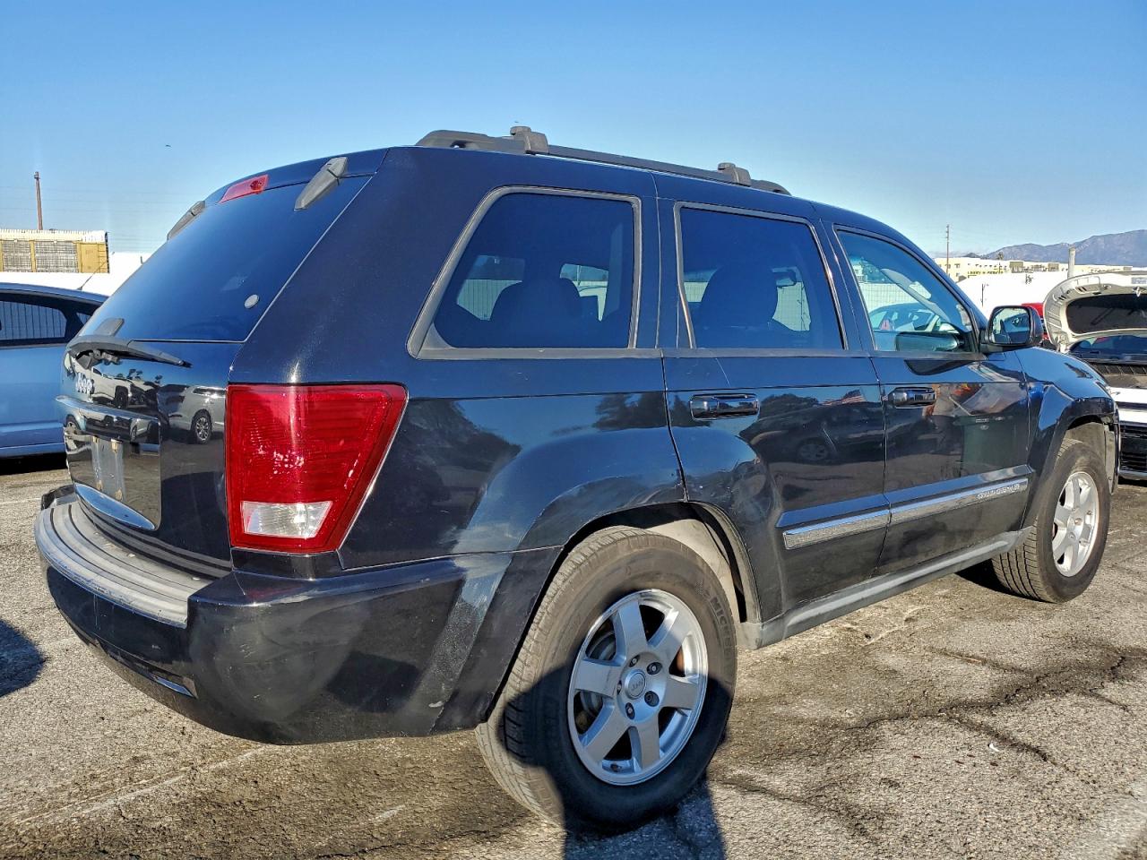 2010 JEEP GRAND CHEROKEE LAREDO photo 3