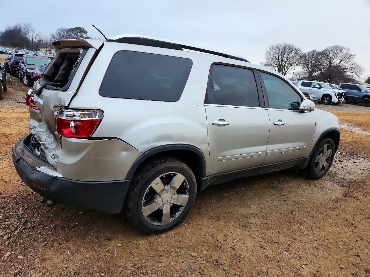 2008 GMC ACADIA SLT-2 photo 3
