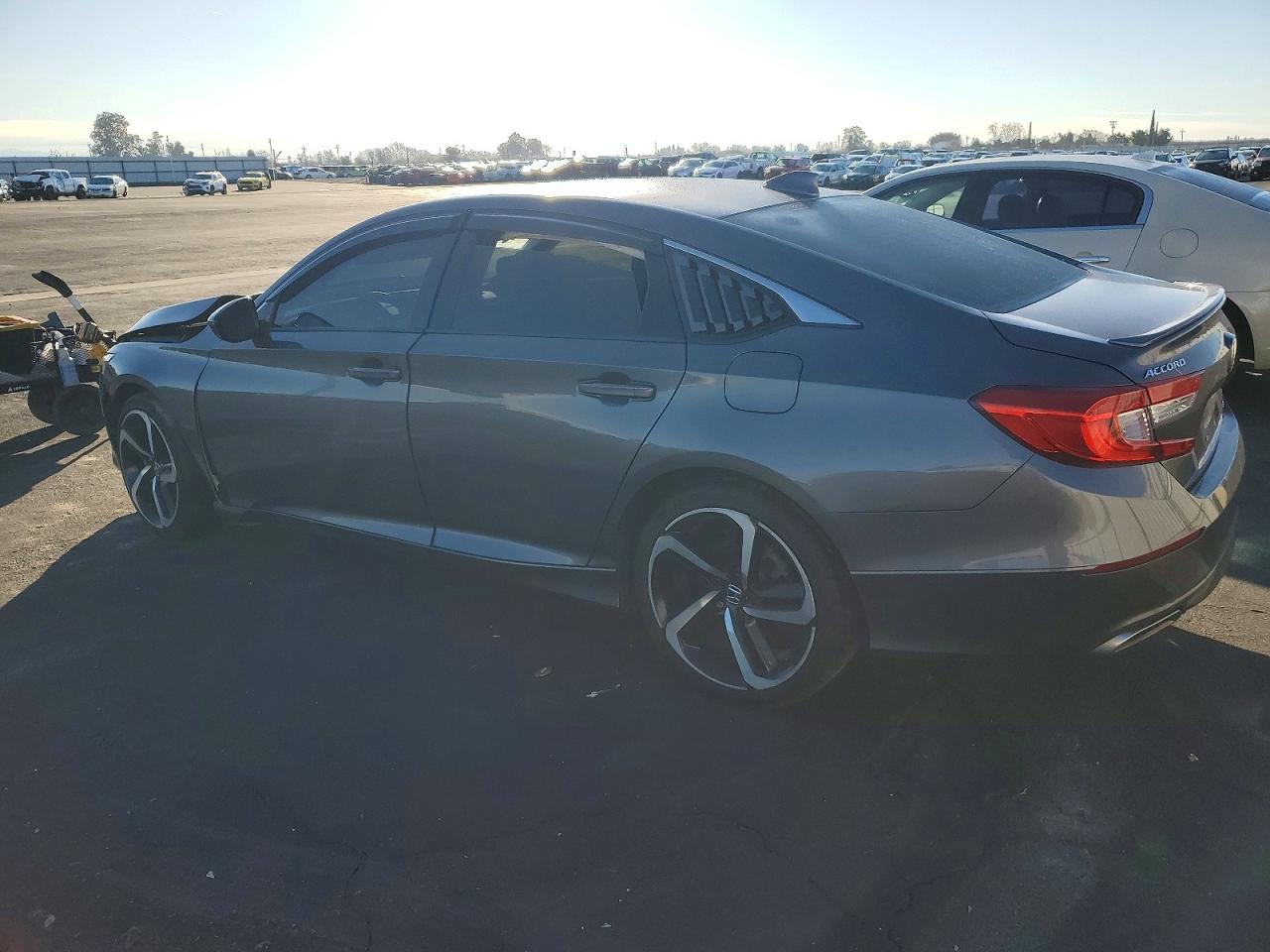 2018 HONDA ACCORD SPORT photo 3