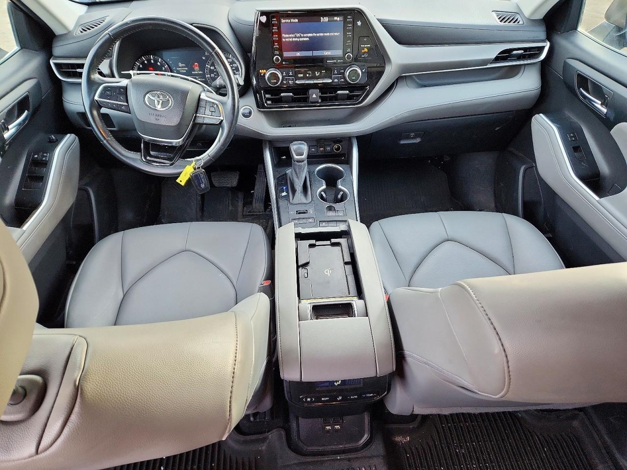 2020 TOYOTA HIGHLANDER XLE photo 8