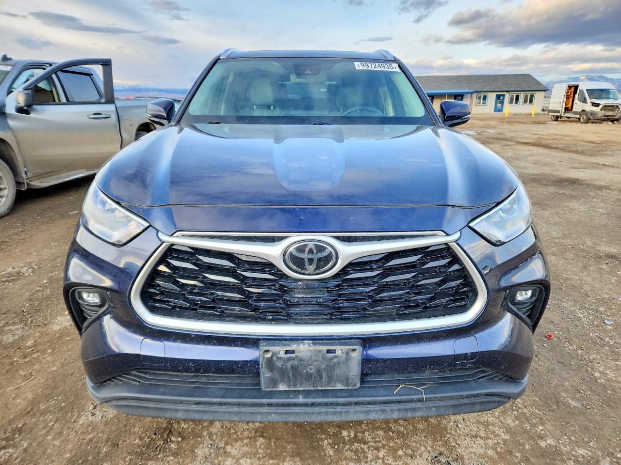 2020 TOYOTA HIGHLANDER XLE photo 5