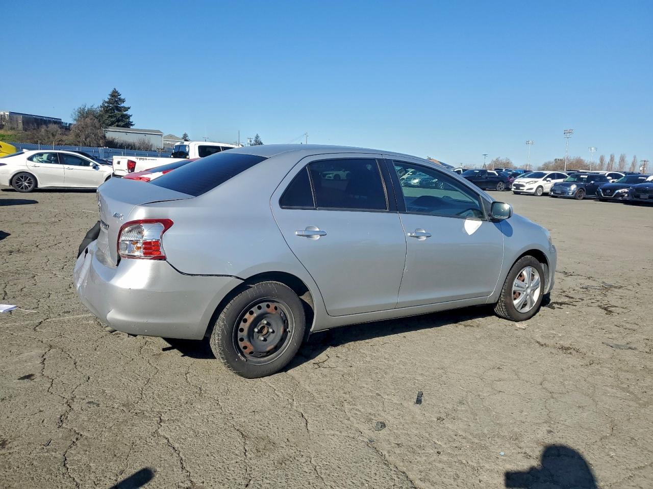 2012 TOYOTA YARIS photo 3