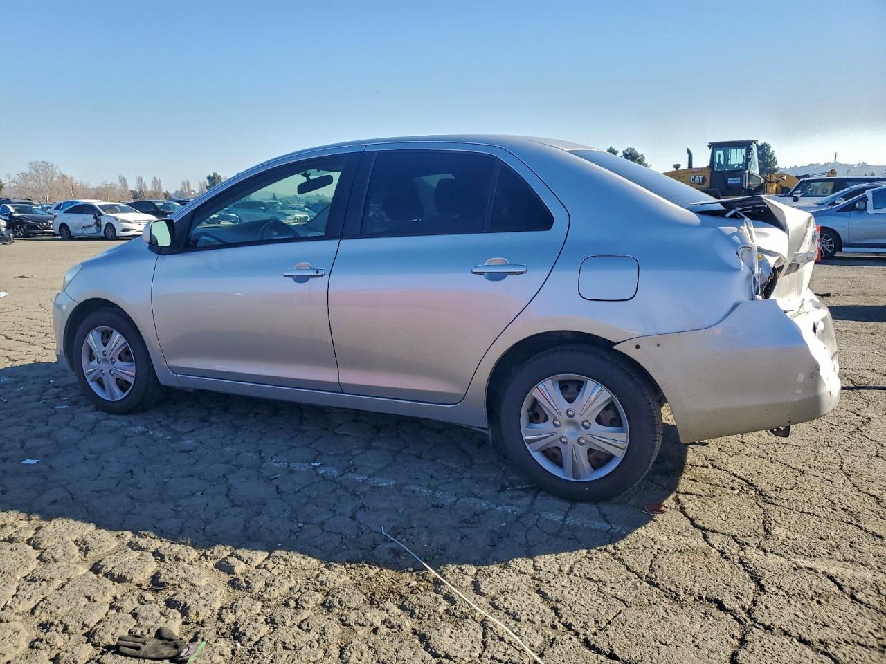 2012 TOYOTA YARIS photo 2