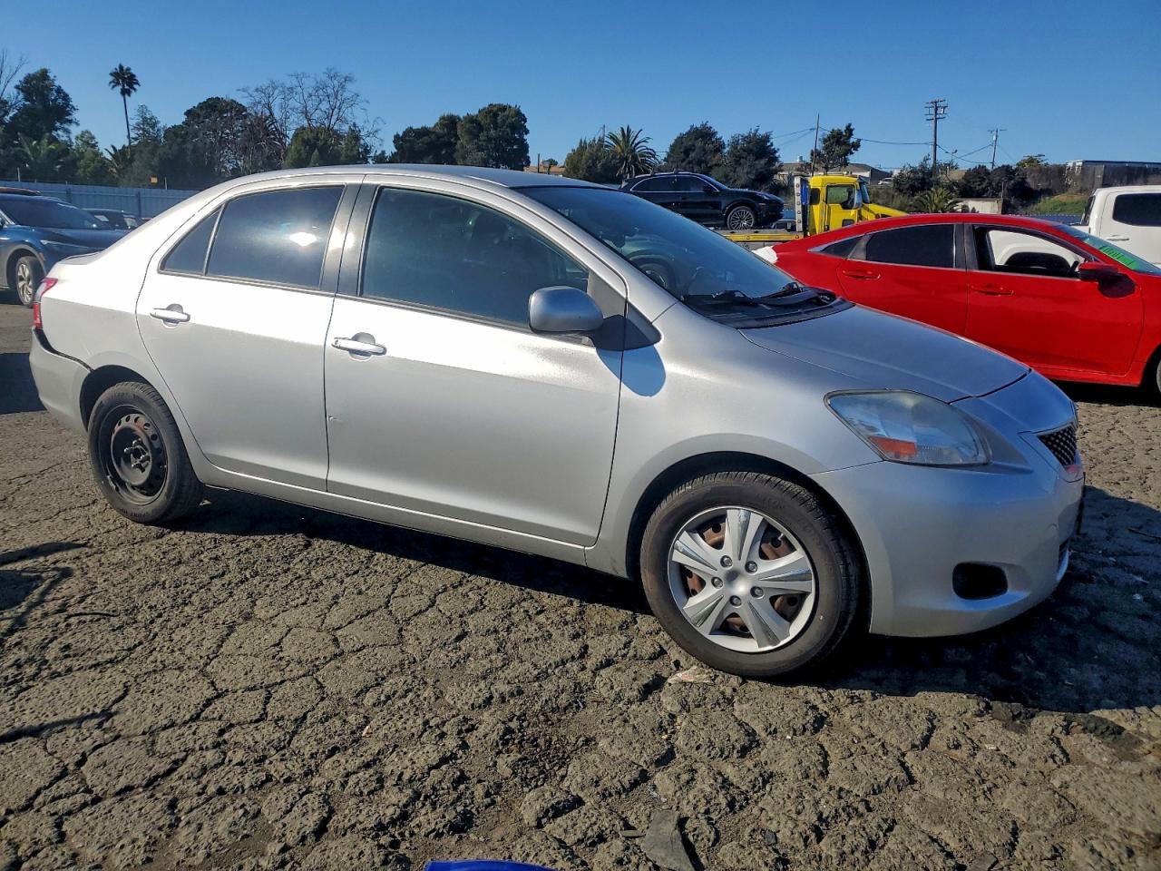2012 TOYOTA YARIS photo 4