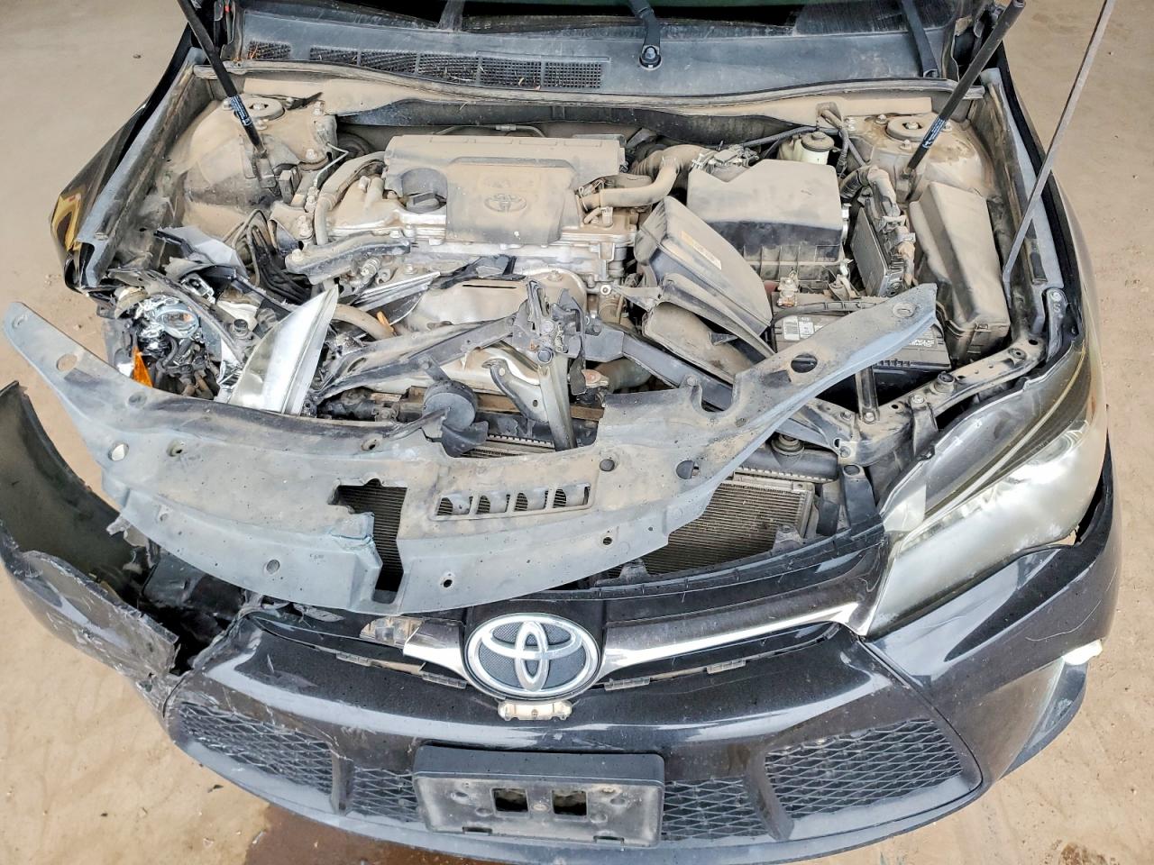2017 TOYOTA CAMRY LE photo 11