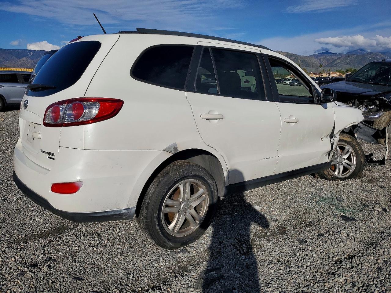 2010 HYUNDAI SANTA FE GLS photo 3