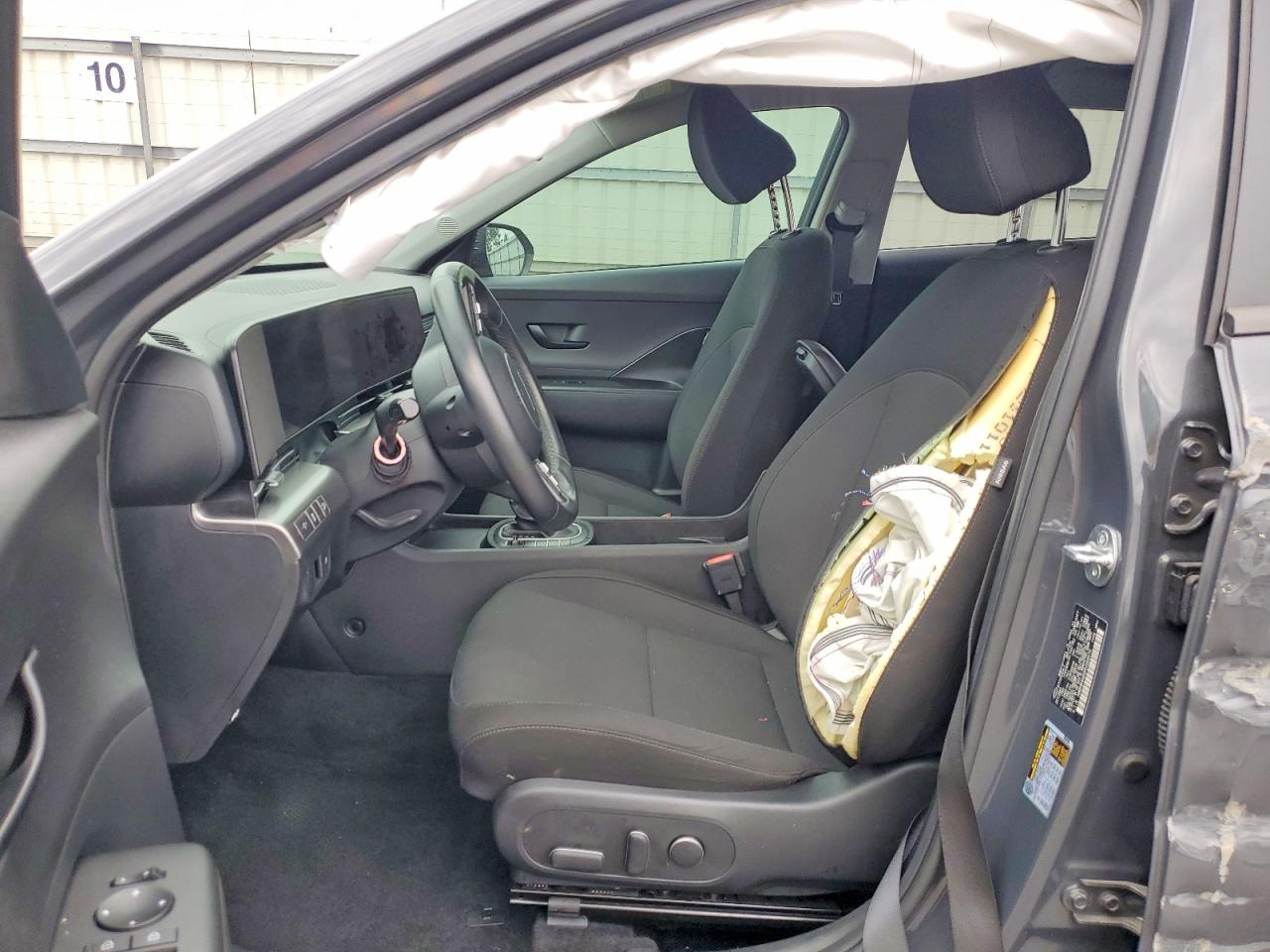 2024 HYUNDAI KONA SEL photo 13
