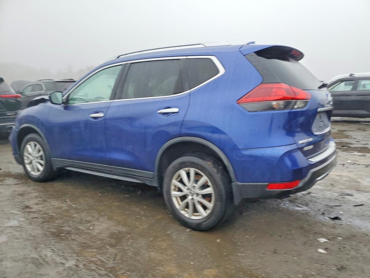 2018 NISSAN ROGUE S photo 2