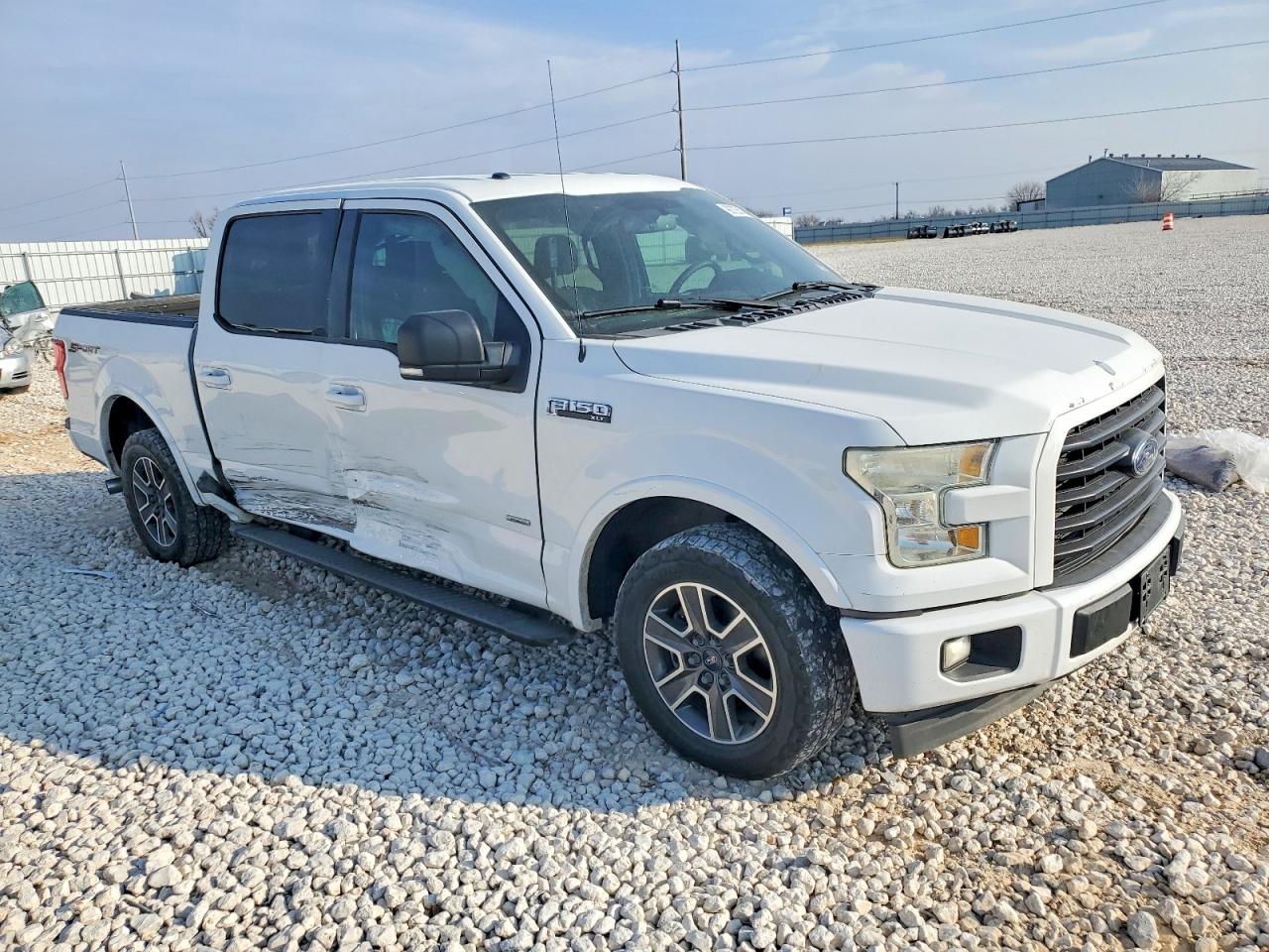 2017 FORD F150 SUPERCREW photo 4