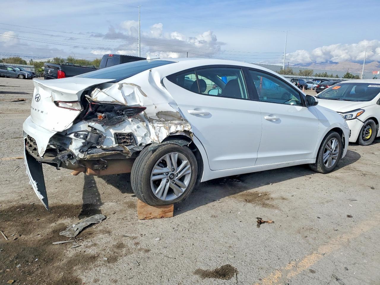 2020 HYUNDAI ELANTRA SEL photo 3