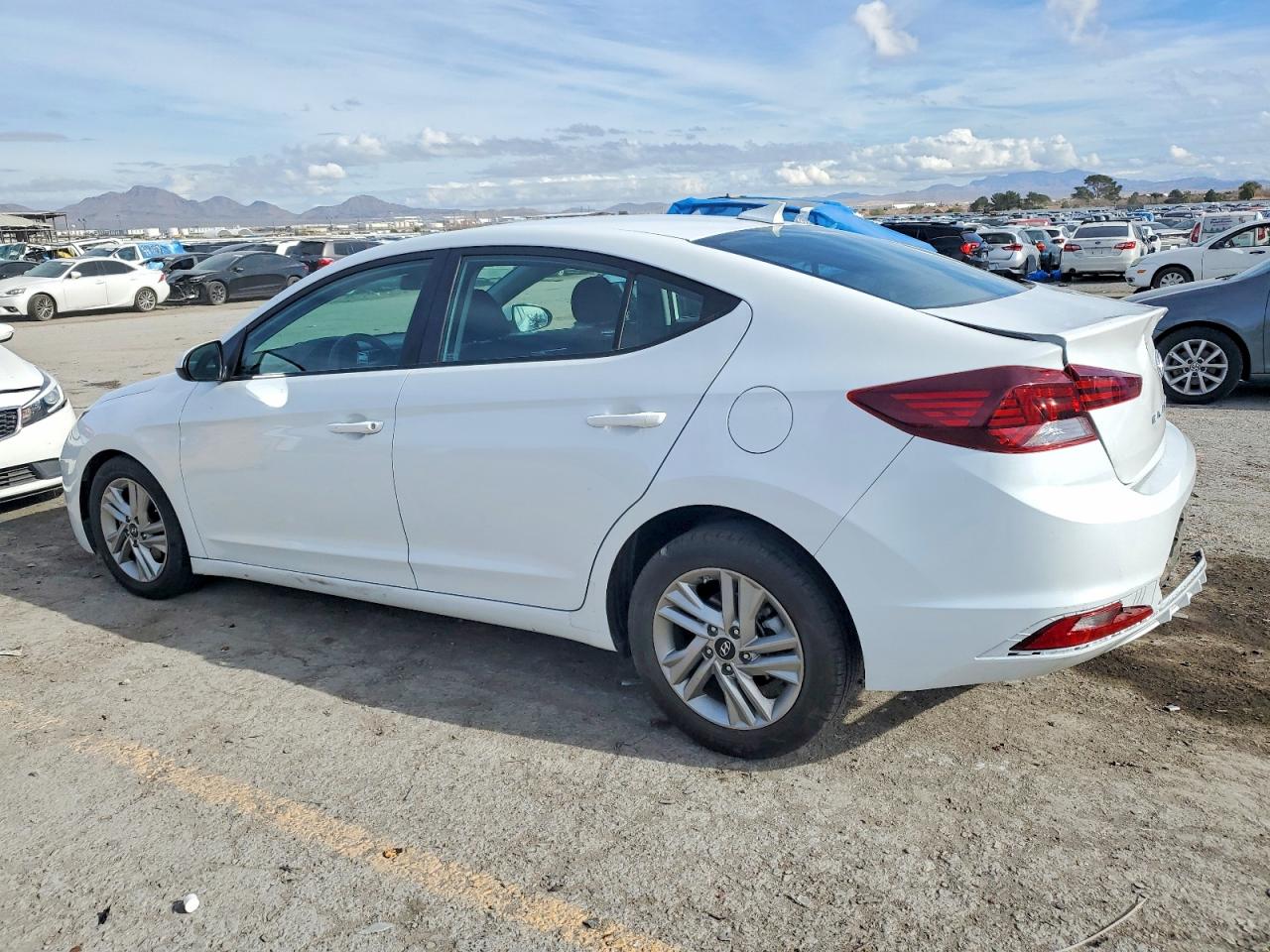 2020 HYUNDAI ELANTRA SEL photo 2